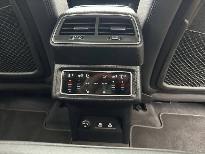 2024 Audi Q8 e-tron quattro Premium Plus