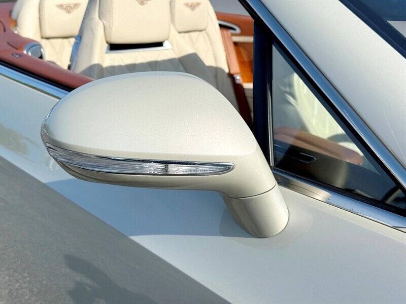 2013 Bentley Continental 17