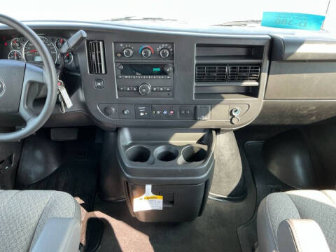 2025 Chevrolet Express LT 3500