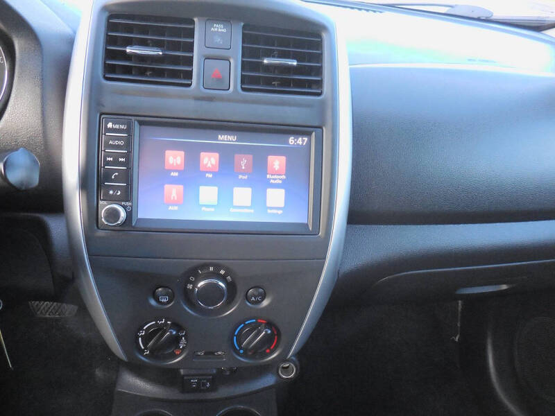 2019 Nissan Versa SV