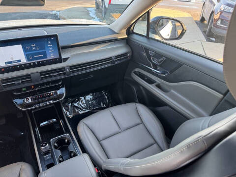 2023 Lincoln Corsair Standard