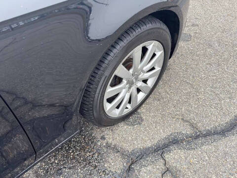 2010 Audi A4 2.0T quattro Premium Plus