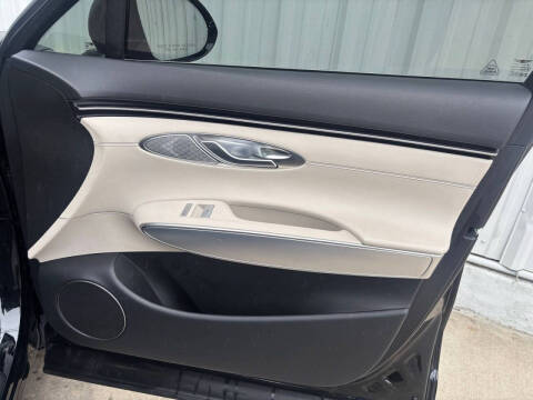 2023 Genesis GV70 2.5T Standard