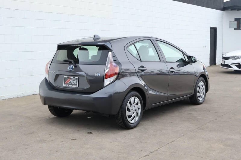 2015 Toyota Prius c Three