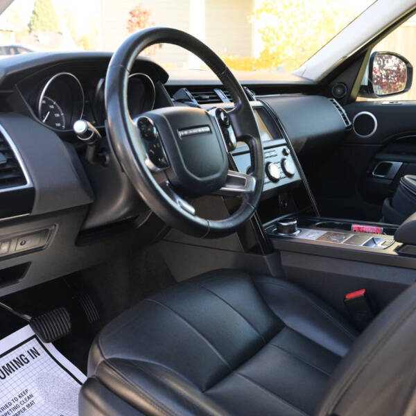 2020 Land Rover Discovery SE