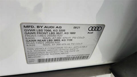 2022 Audi e-tron quattro Premium