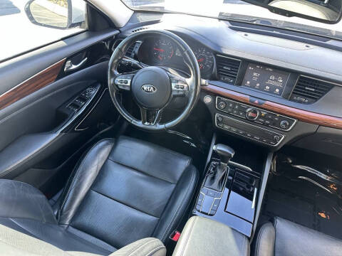 2017 Kia Cadenza Premium