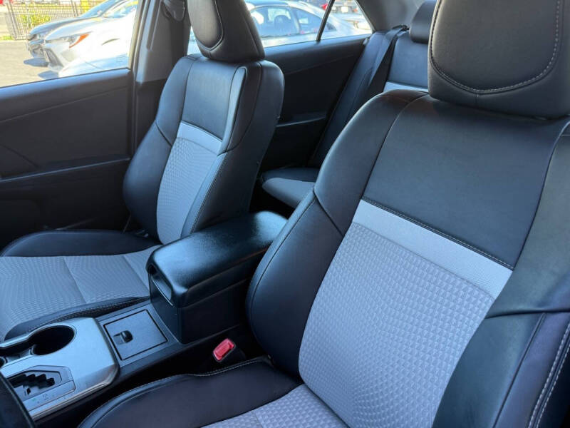 2012 Toyota Camry SE