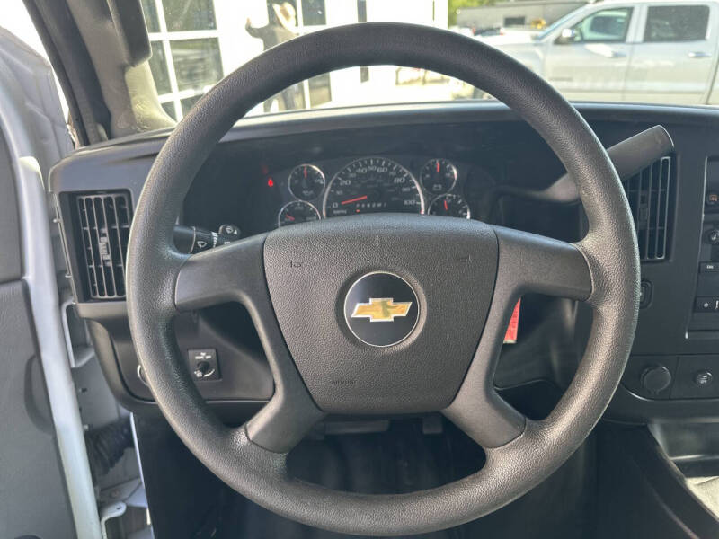 2023 Chevrolet Express 2500