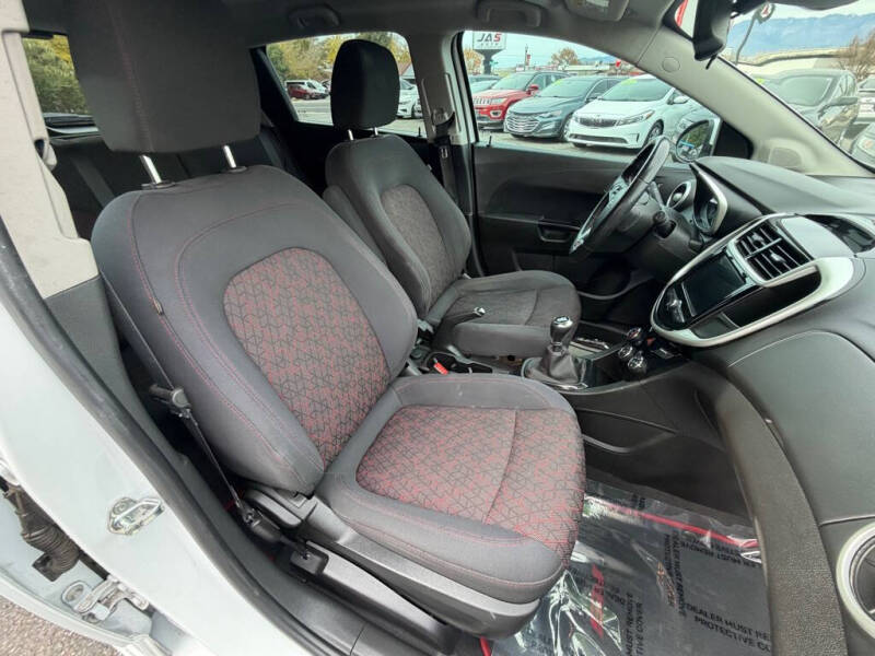 2018 Chevrolet Sonic LT Manual