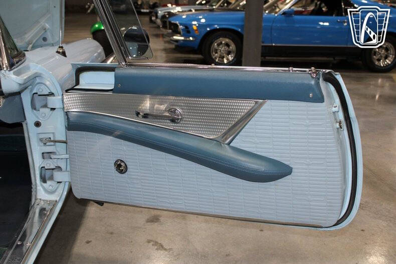 1957 Ford Thunderbird
