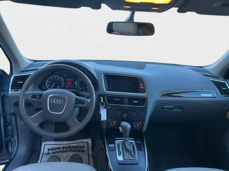 2011 Audi Q5 2.0T quattro Premium