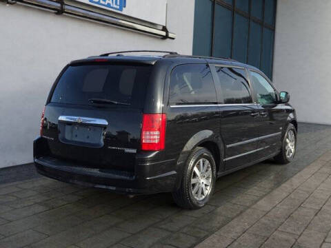 2009 Chrysler Town and Country Touring
