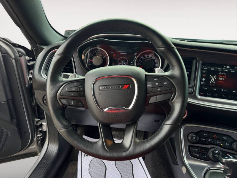 2018 Dodge Challenger 392 HEMI Scat Pack Shaker