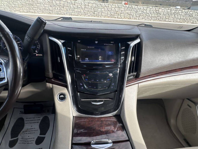 2015 Cadillac Escalade Luxury