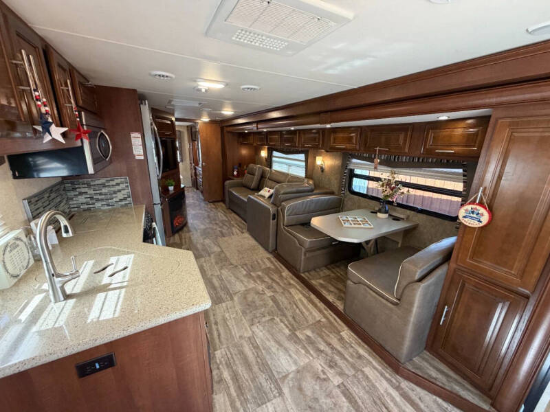 2015 Forest River Georgetown 335DS