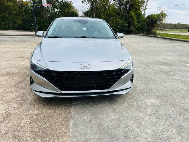 2021 Hyundai Elantra SEL photo 2