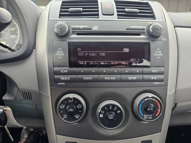 2011 Toyota Corolla LE