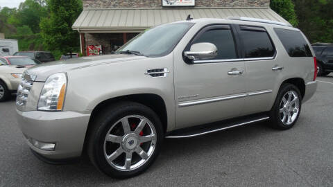 2009 Cadillac Escalade for sale at Driven Pre-Owned in Lenoir NC