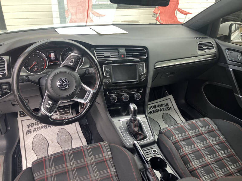 2017 Volkswagen Golf GTI S