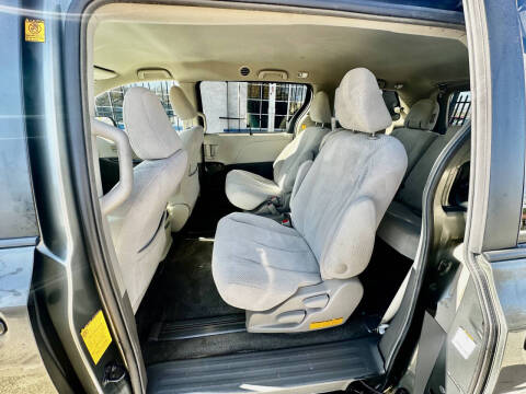 2012 Toyota Sienna