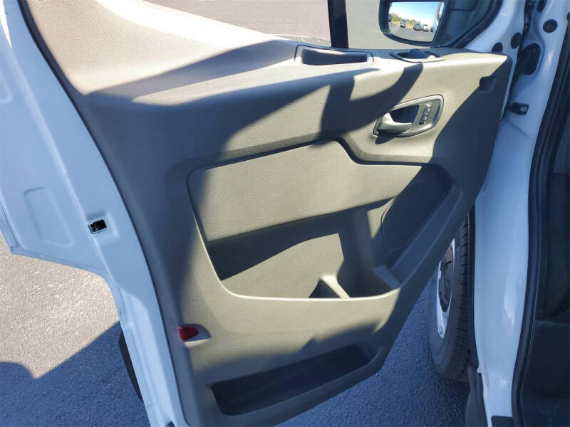 2025 Ford Transit 250