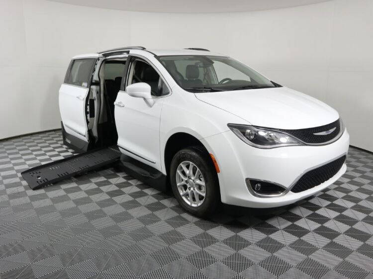 2020 Chrysler Pacifica Touring L