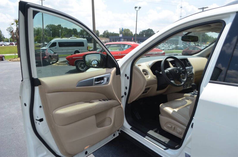 2020 Nissan Pathfinder SL