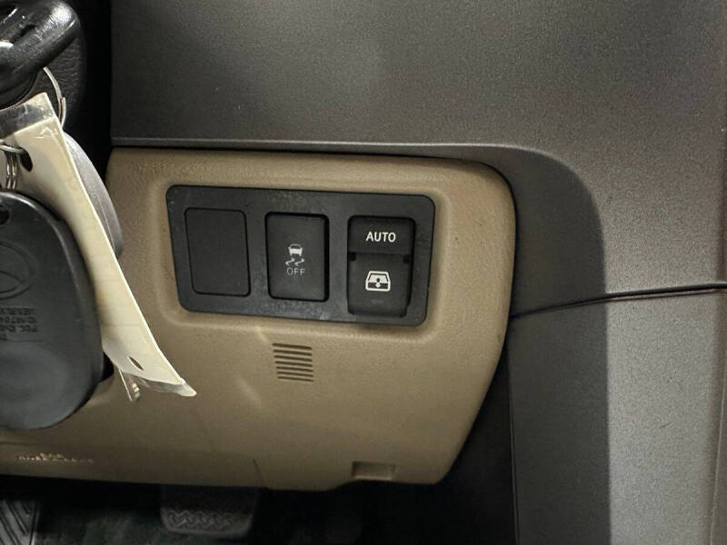 2016 Toyota Sequoia SR5