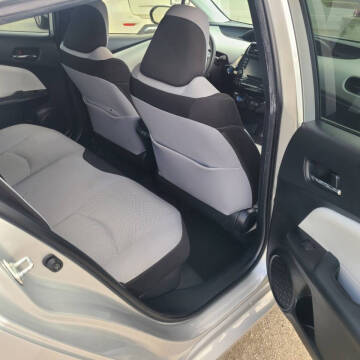 2020 Toyota Prius LE