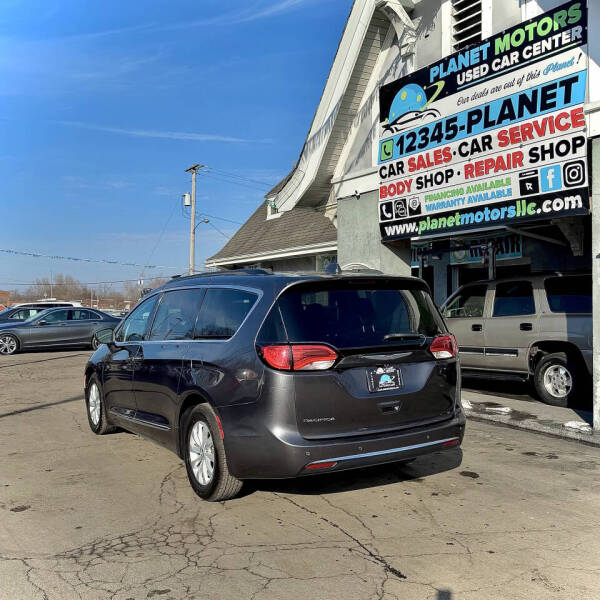 2017 Chrysler Pacifica Touring-L