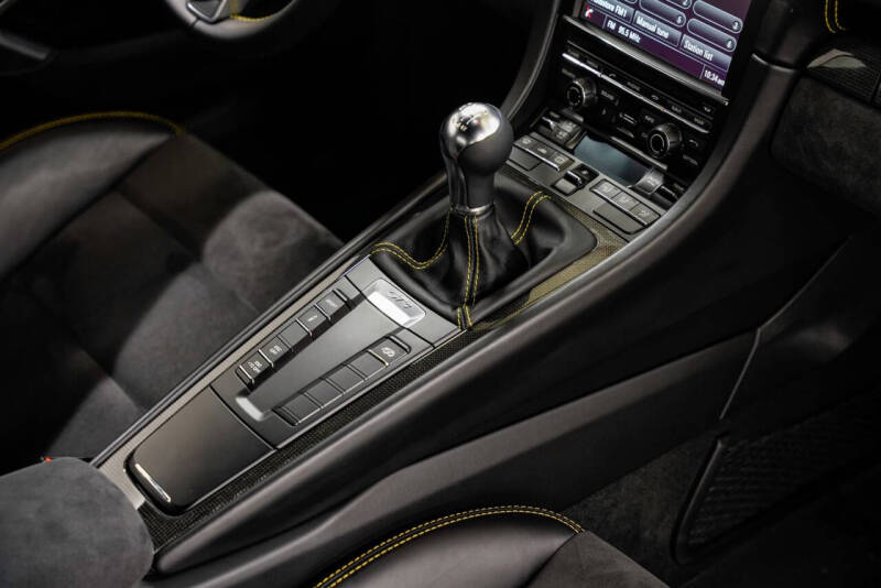 2016 Porsche Cayman GT4