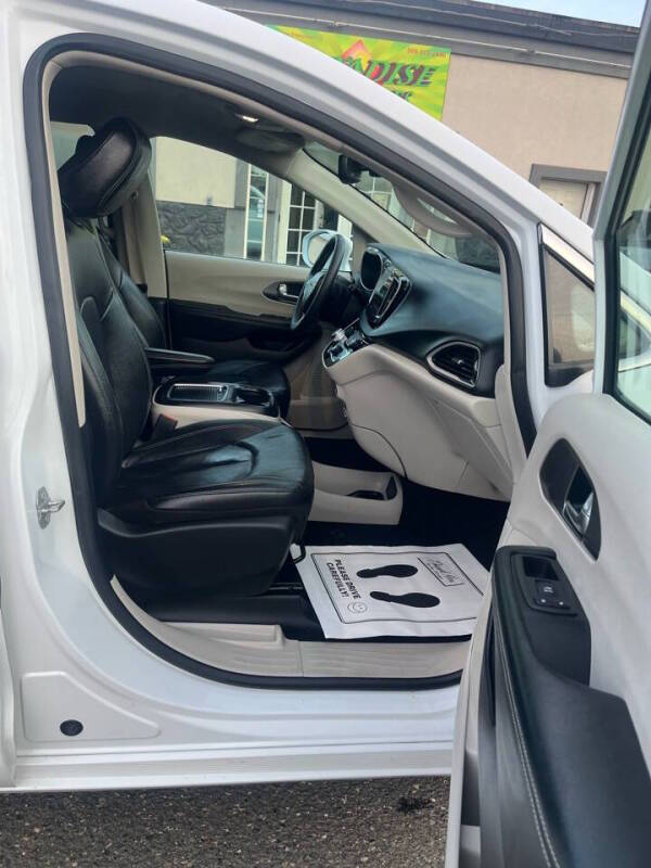 2022 Chrysler Pacifica Touring L