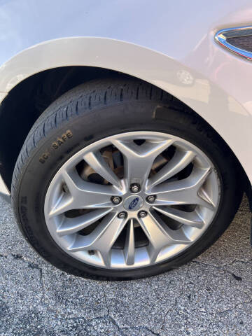 2016 Ford Taurus Limited