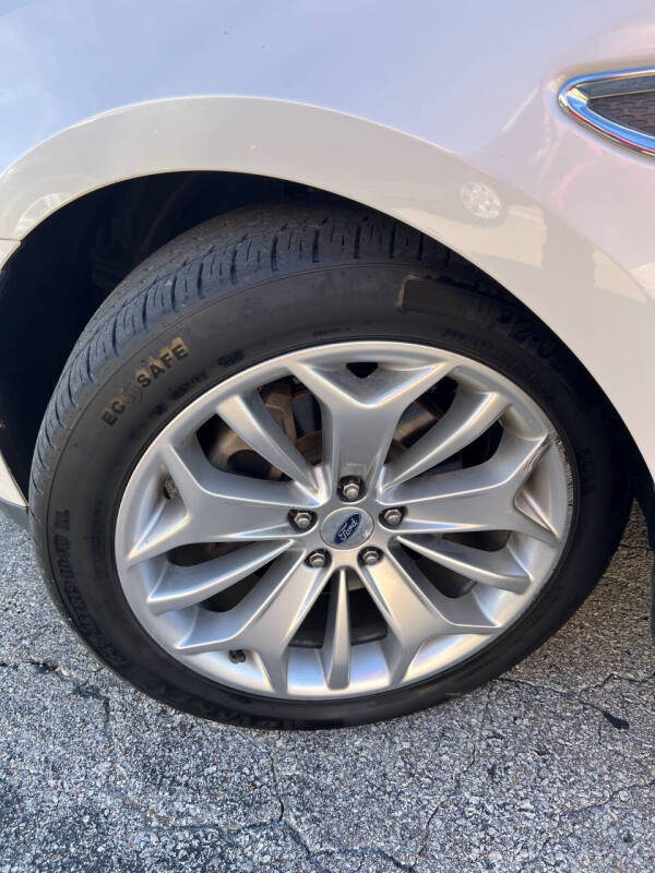 2016 Ford Taurus Limited