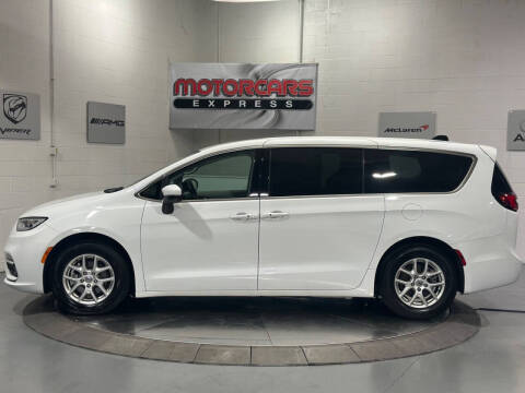 2023 Chrysler Pacifica Touring L