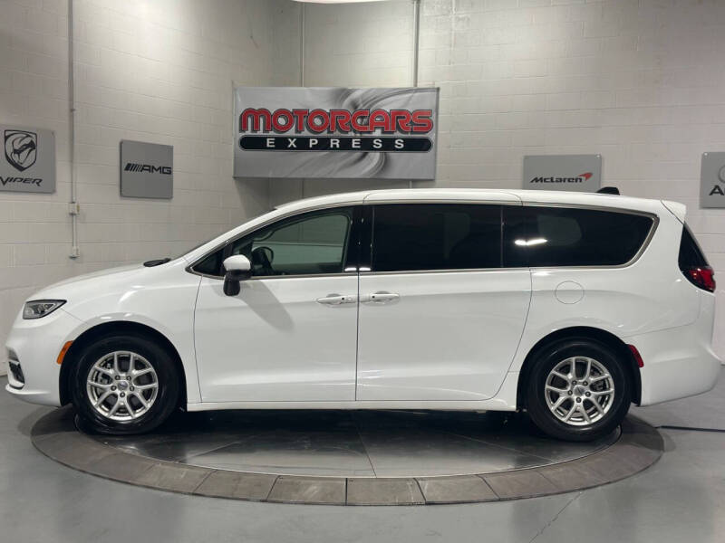 2023 Chrysler Pacifica Touring L