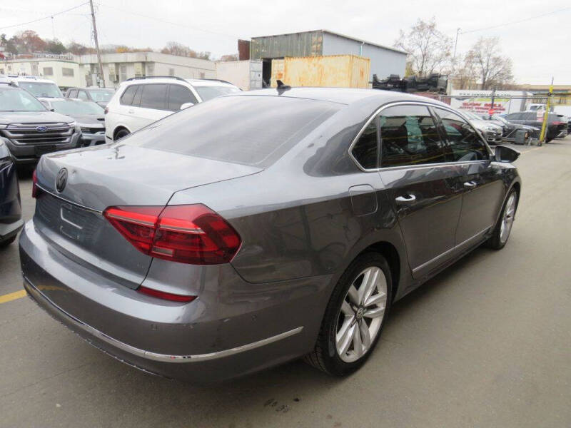 2017 Volkswagen Passat 1.8T SEL Premium