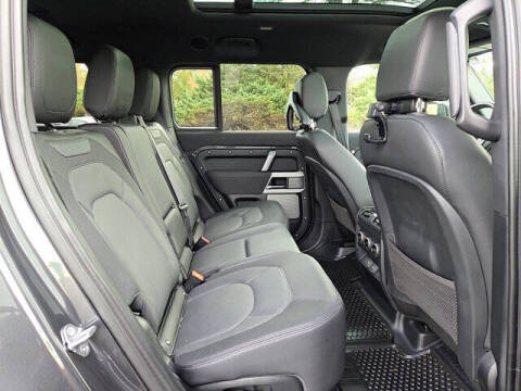 2023 Land Rover Defender 130 X-Dynamic SE