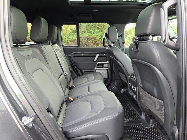 2023 Land Rover Defender 130 X-Dynamic SE