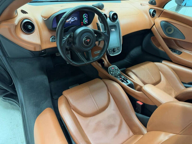 2017 McLaren 570GT