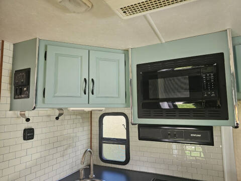 2015 FORD ECONOLINE E450 CLASS C THOR MAJESTIC 28A MOTORHOME