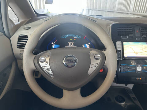 2011 Nissan LEAF SL