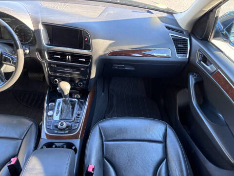 2012 Audi Q5 3.2 quattro Premium Plus