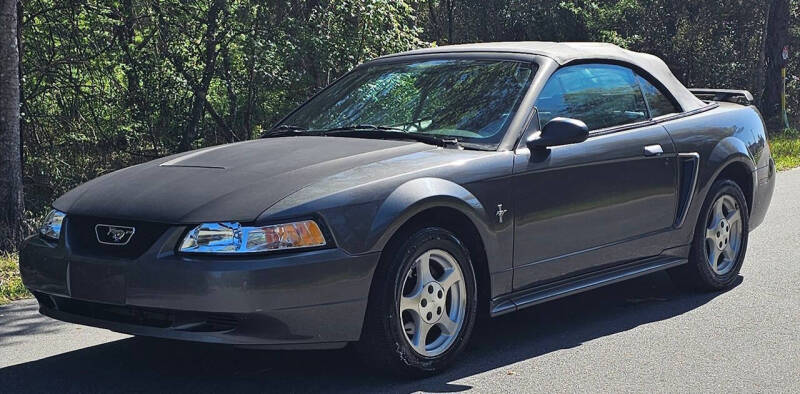 2003 Ford Mustang Deluxe