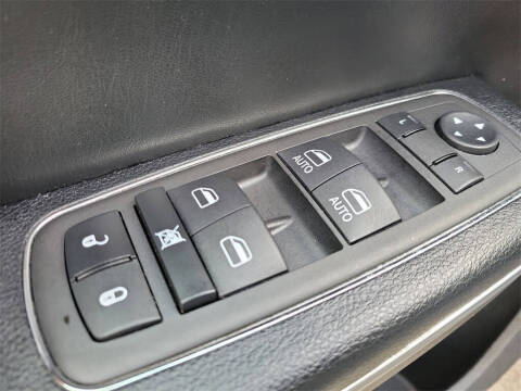 2017 Chrysler 300 Limited