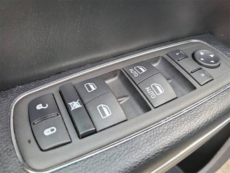 2017 Chrysler 300 Limited