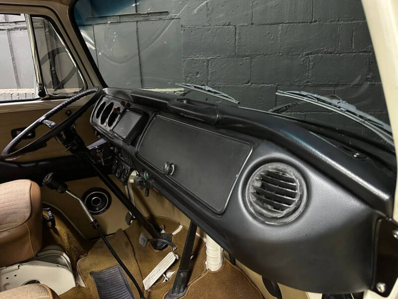 1973 Volkswagen Bus