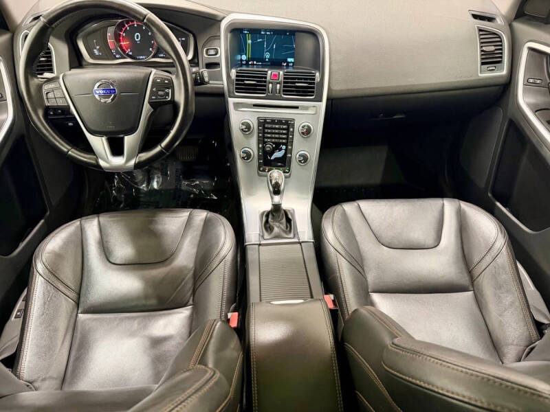 2017 Volvo XC60 T6 Dynamic