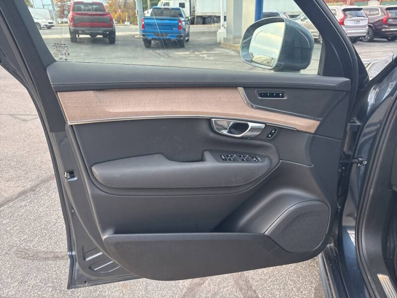 2025 Volvo XC90 B6 Plus Bright Theme 7P